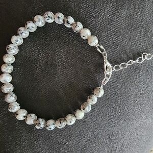 Elegant Speckled Beaded Bracelet